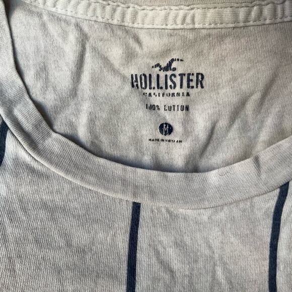 Hollister Women’s Short Sleeve Screw Neck T-shirt size M, Gray Stripes - Picture 5 of 6